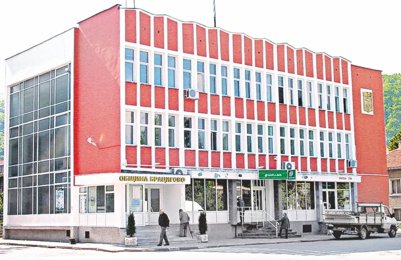 Брациговска Коледа зарадва бедни и болни