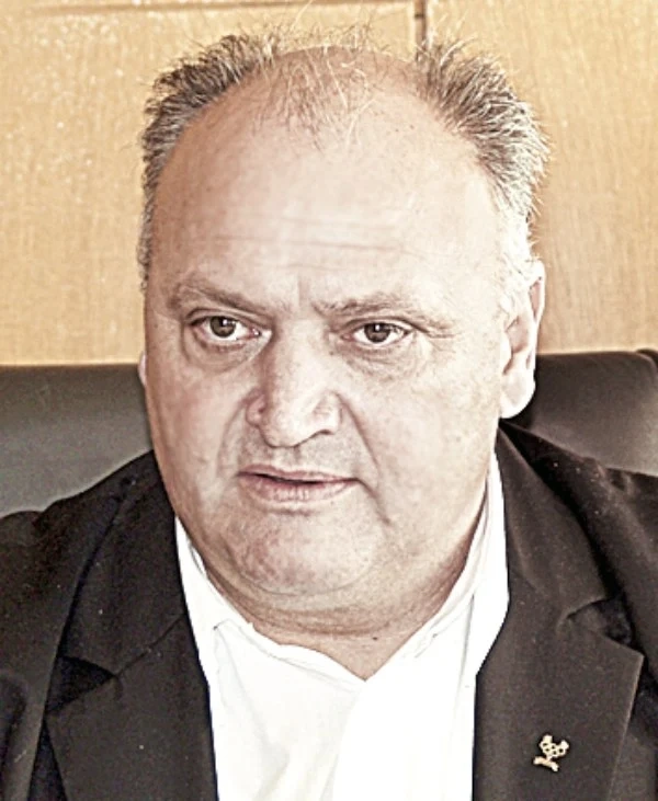 Лебанов съди съветниците за заплатите