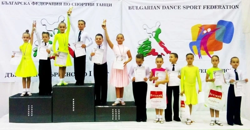 Спортни танци: \
