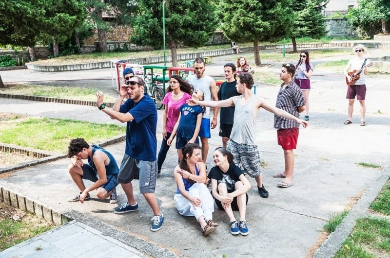 В очакване на \