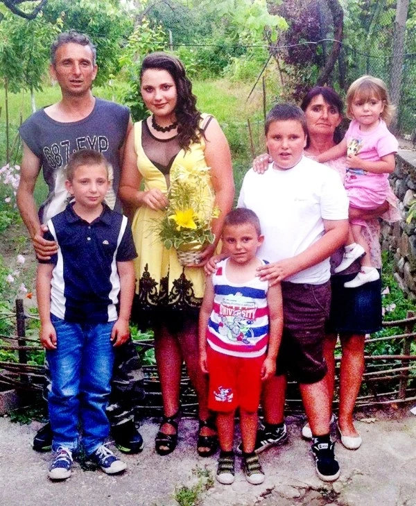 Българи от цялата страна помагат на кукера Христо