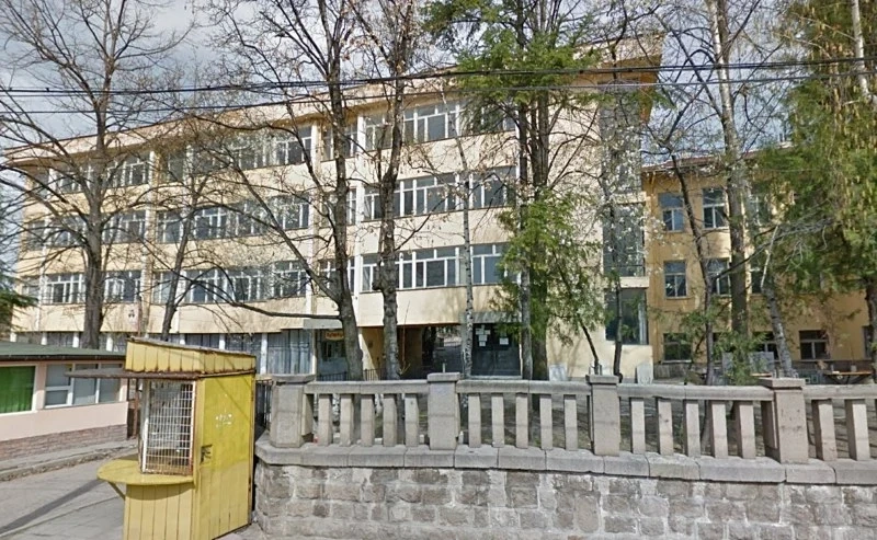 Закриха 12 паралелки след осми клас