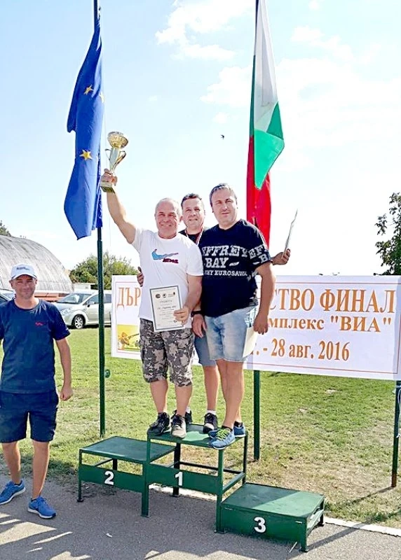 „Стрелец” удари всички панички в страната
