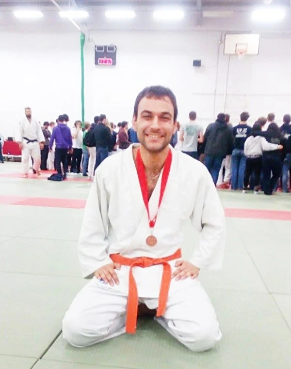 Мариан преподава в Есекс, но е и спортна звезда