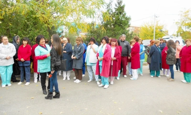 50 медици протестираха в петък