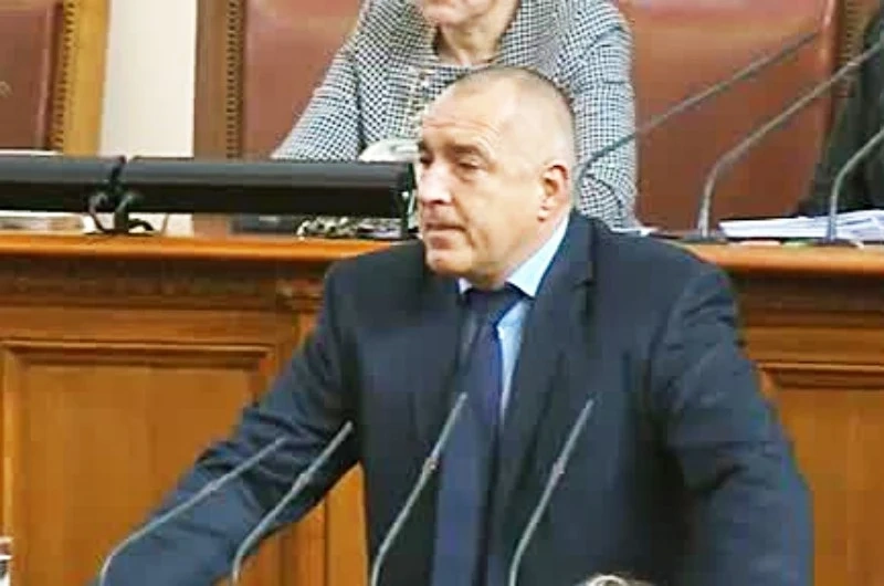 Получи се опростачване на нацията!