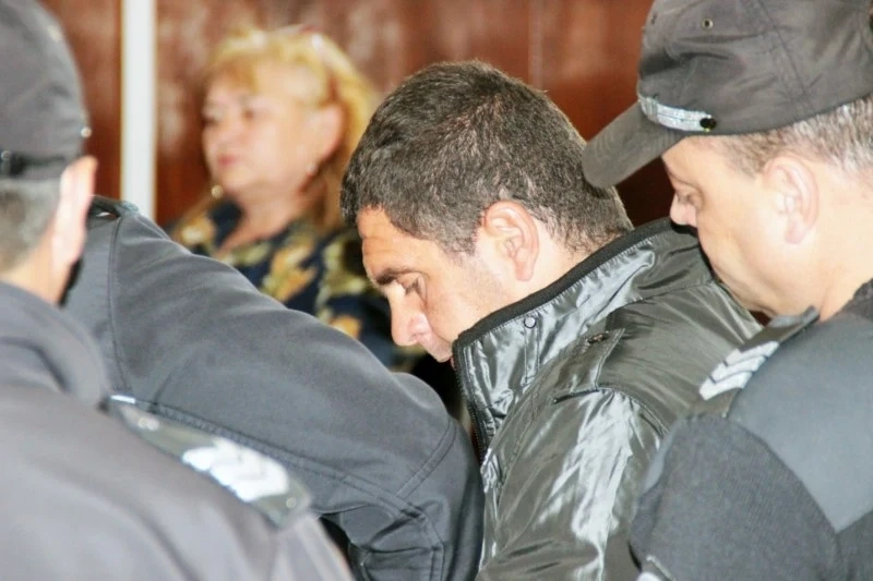 Граха влиза в съда за опожарения мерцедес на районния прокурор