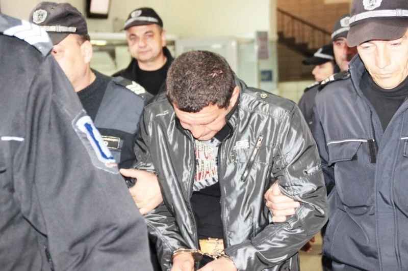Граха запалил колата на прокурор Кацаров заради гаджето?