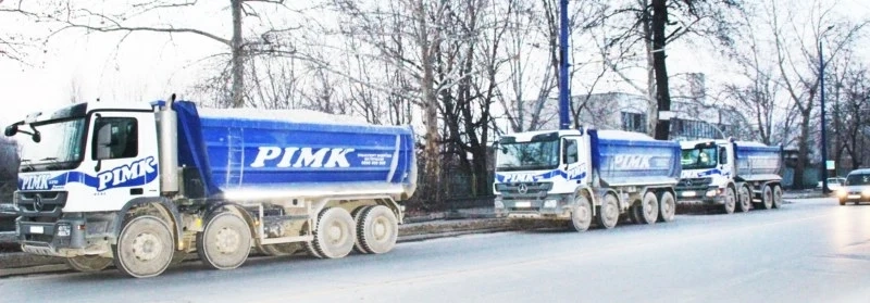 Куриоз: Три “танка” мачкат пътя със 152 тона - без книжки!