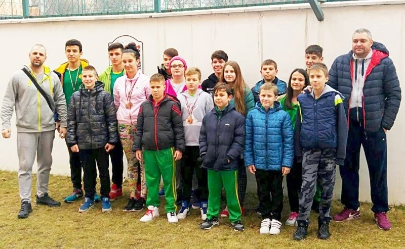 “Делфин” изригна - 6 медала от силно състезание