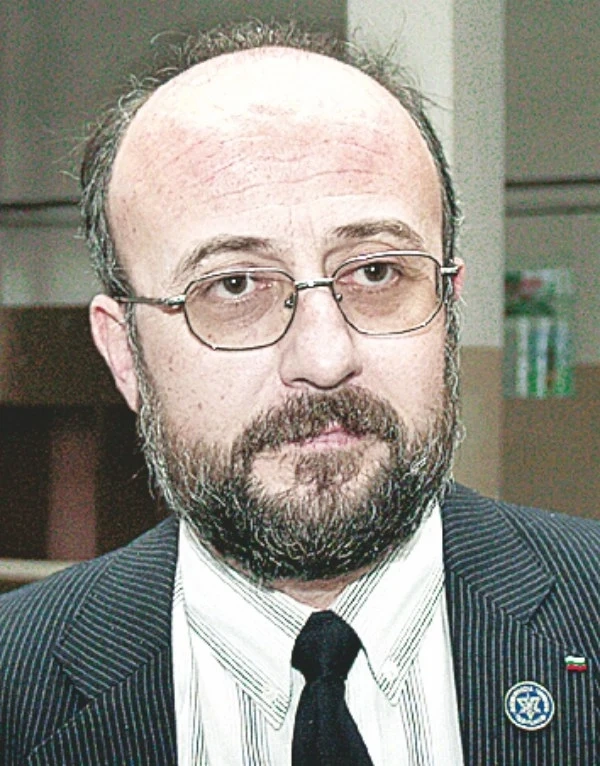 Директорът на Математиката Велков: Учителите ще получат парите си до края на март