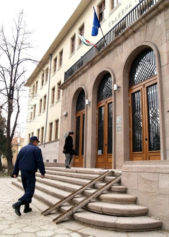 Покрай завещание бизнесмен осъди адвокат за “хищник”