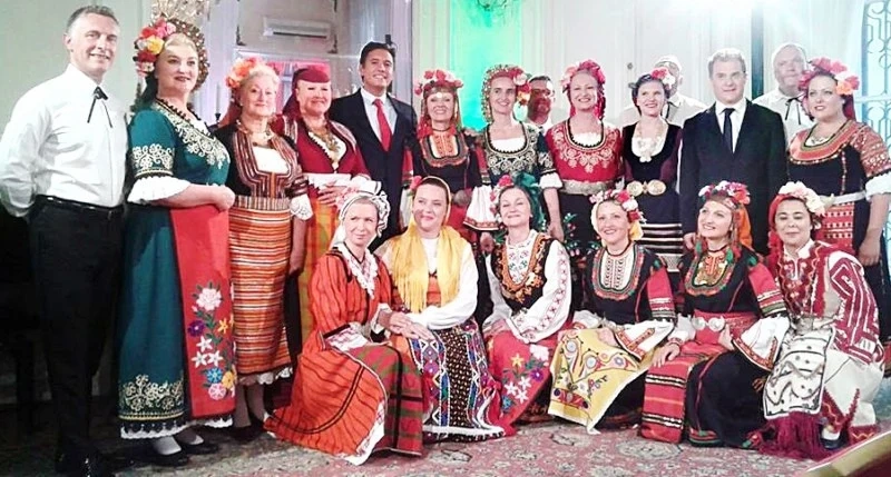 Съгражданки-певици с успешен гастрол под Айфеловата кула
