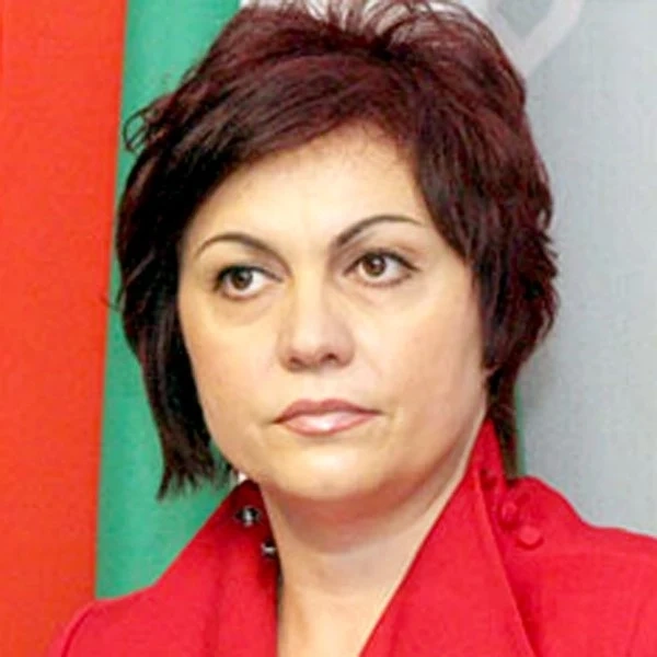 Корнелия Нинова дава рамо на червения кандидат-кмет