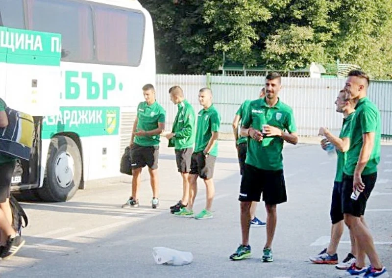 “Хебър” тръгна за лагера, загуби в третата контрола