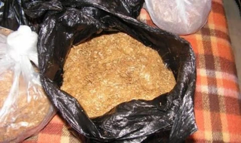 Жена къта 1,8 кг тютюн