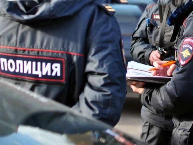 Двама млади хора загинаха в жестока катастрофа, 300 роми изпълниха двора на болницата, полицаи и жандармерия се заеха с охраната