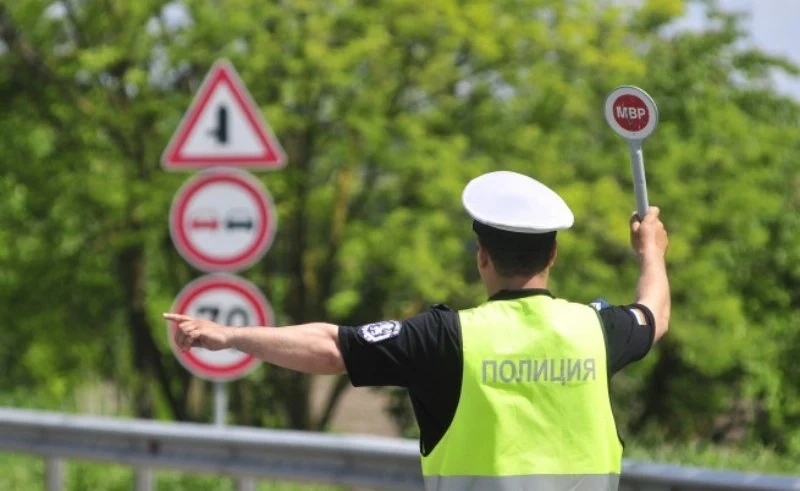 Провериха над 300 автомобила за няколко часа, на 4 коли бяха свалени регистрационните номера