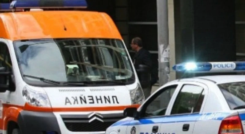 Възрастна жена е в тежко състояние след катастрофа
