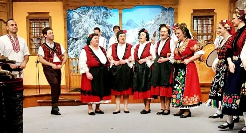Пет певици пеят като за 50 по СКАТ