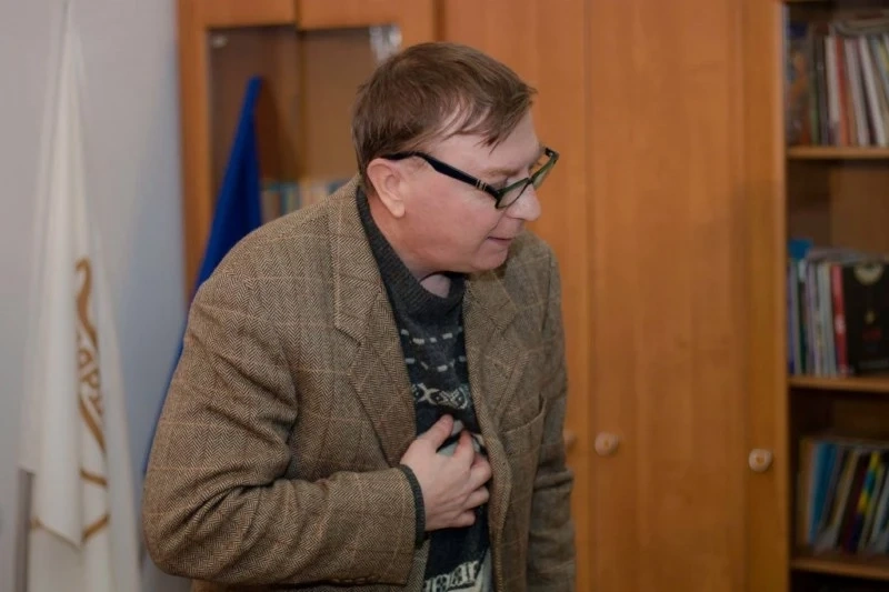 Борислав Петров ни се усмихва с “Усмивка е Бог”