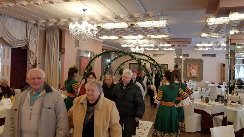 35 двойки на златна сватба