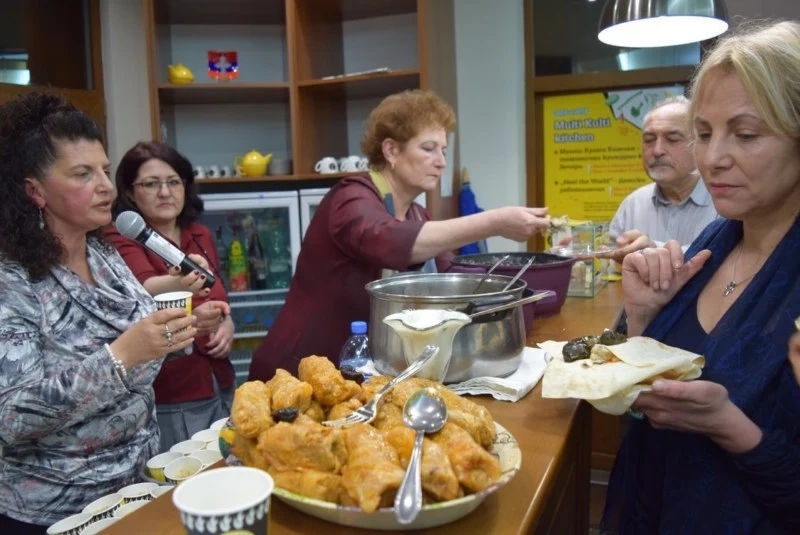 Армения - страната на вкусната храна, стария коняк и милите хора