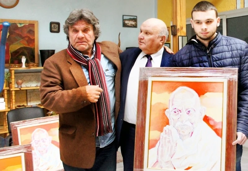 Тъмни сили изплуваха покрай шаржове на героите от САЩ ’94