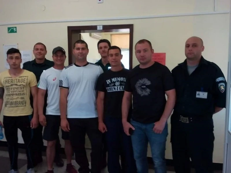 От болницата благодарят на стажантите от Полицейското училище и останалите кръводарители