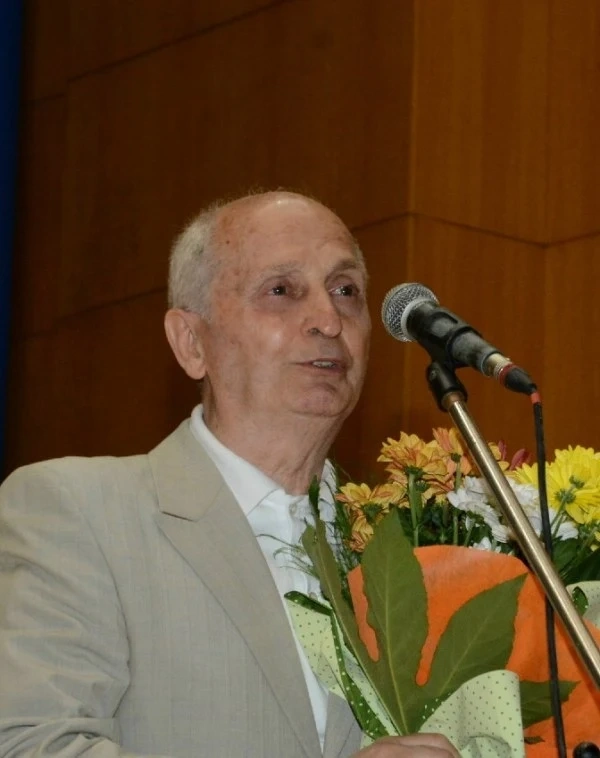 Отличиха учители, директори и културни дейци