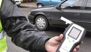 Трима на градус зад волана