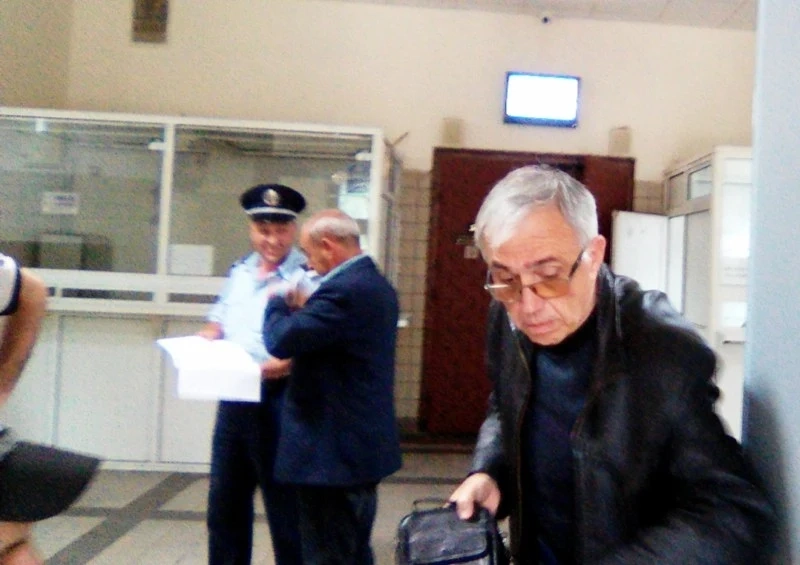 Осъден училищен директор: “Много е дълга веригата!”