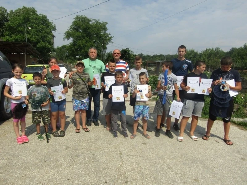 Детско риболовно състезание по Луда Яна в Бъта