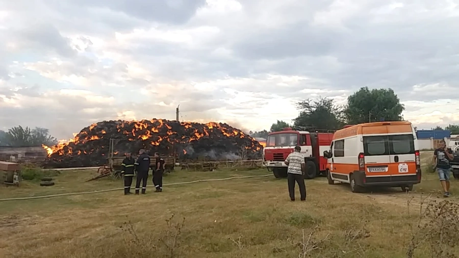 Горя пожар в бившето ДЗС
