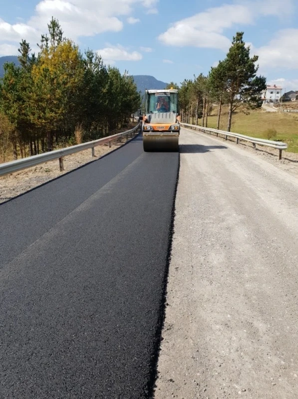 Започна асфалтирането на пътя Сърница - Крушата  - Доспат