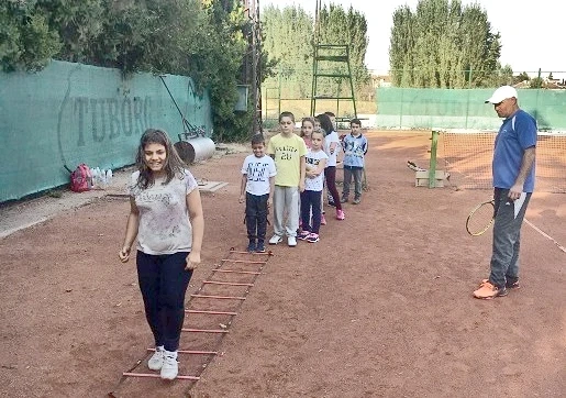 Тенис клуб “Фаворит” става пионер по масовост