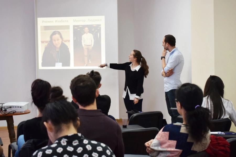 Търсят се ментори на ученици за втория сезон на ABLE Mentor