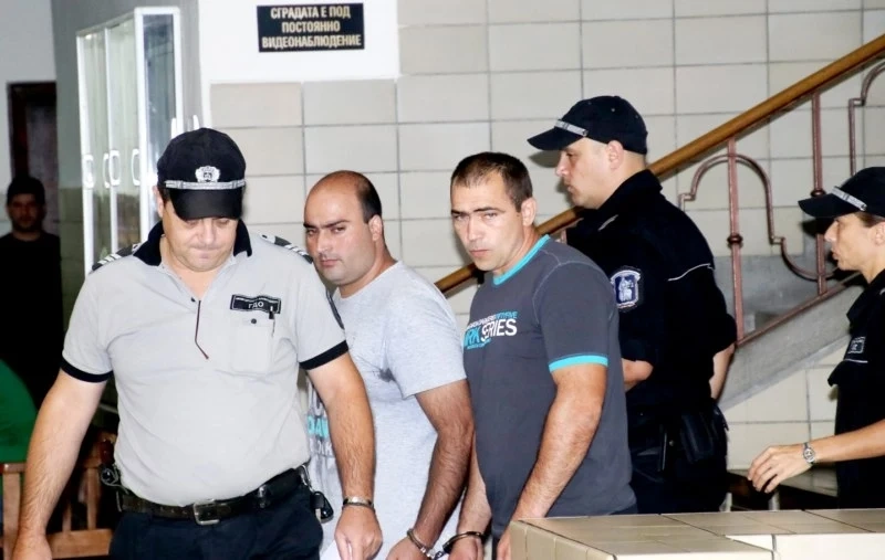 Обвинен в убийство бие преди и след патрулка