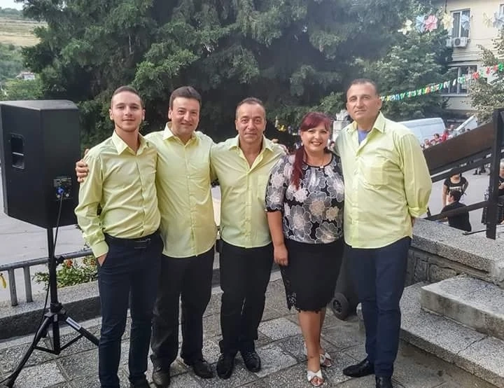 Народният певец Николай Учкунов и оркестър „Сияние” на Тортата тази вечер