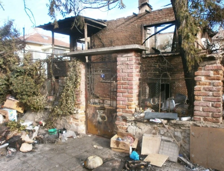 Изгоря къща