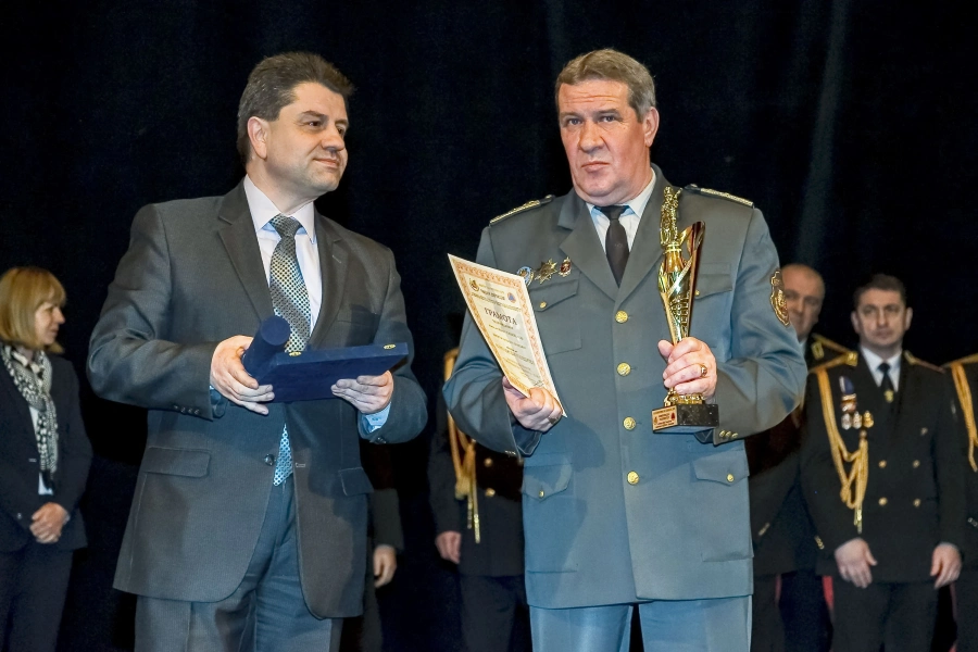 Какво казват другите за Пожарникаря на 2018-а