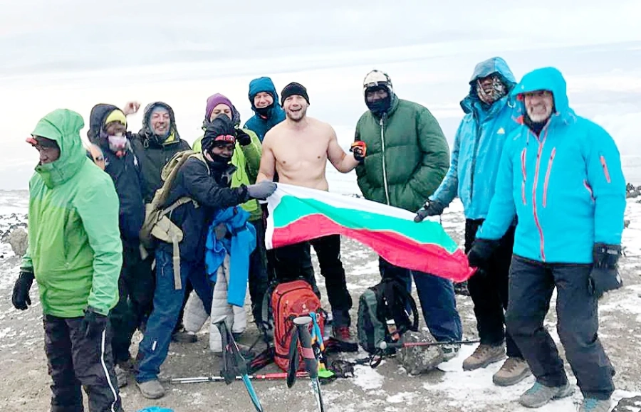 Нешо Пелтеков: На Килиманджаро си имах водач, готвач и носач