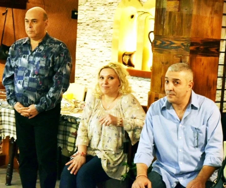На Мулти Култи Китчън - хумус, грис халва и шефтали кебап
