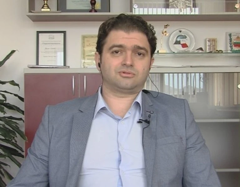 Оставиха на кметския стол Стойно Чачов
