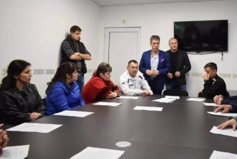 Децата на Хебър представят Балканите във Франция