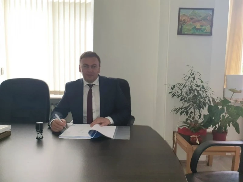 Подписан е договор за спортна площадка в Сърница