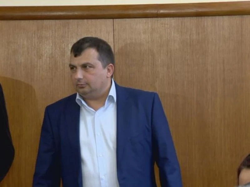 Осъдиха кмета Рачев условно за укриване на данъци