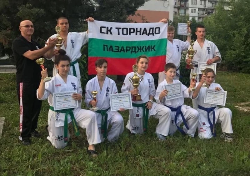 Осем медала за каратеките на „Торнадо” от Black Sea Open