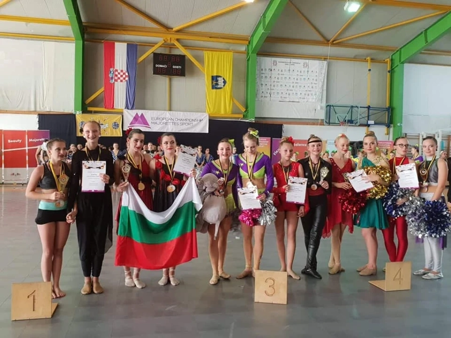 Две европейски титли за мажоретките от „Мистерия“