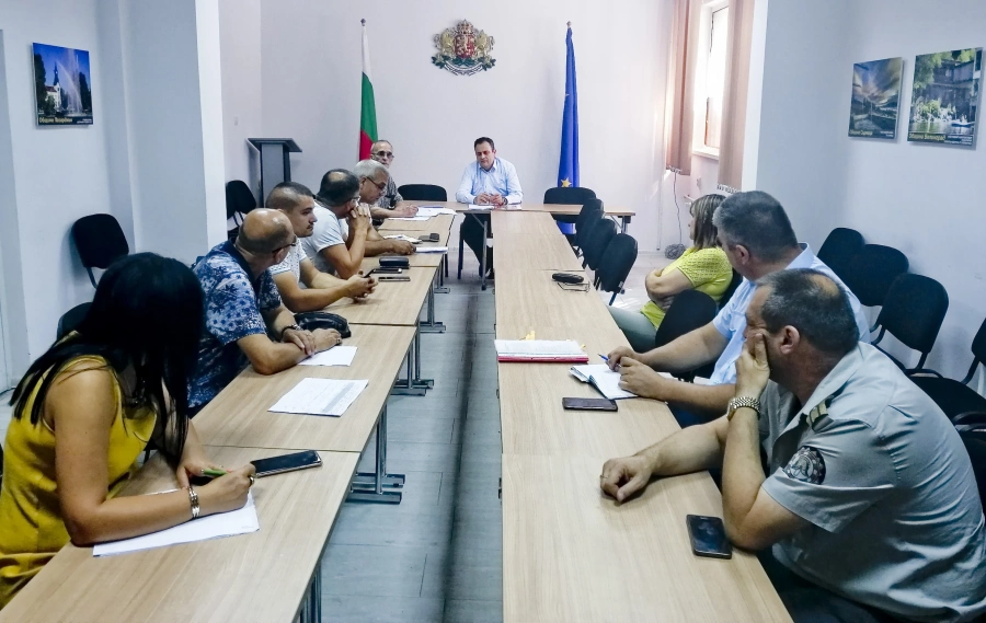 Зам.-областният управител Йордан Кожухаров свика Областната епизоотична комисия.